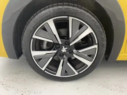 Photo 16 Peugeot 208  PureTech 100 S&S BVM6