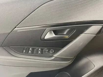 Photo 25 Peugeot 208  PureTech 100 S&S BVM6