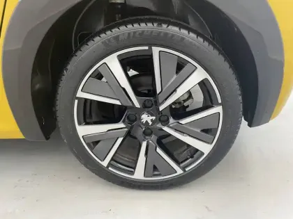 Photo 47 Peugeot 208  PureTech 100 S&S BVM6