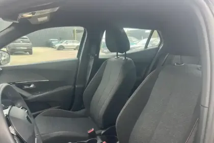 Photo 56 Peugeot 2008  Hybrid 136 e-DCS6