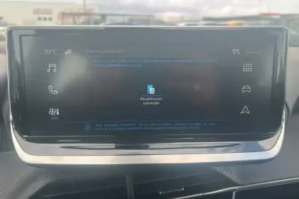 Photo 40 Peugeot 2008  Hybrid 136 e-DCS6