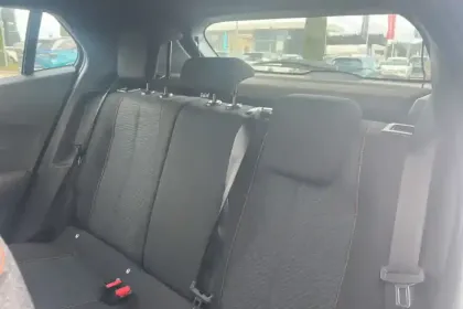 Photo 34 Peugeot 2008  Hybrid 136 e-DCS6