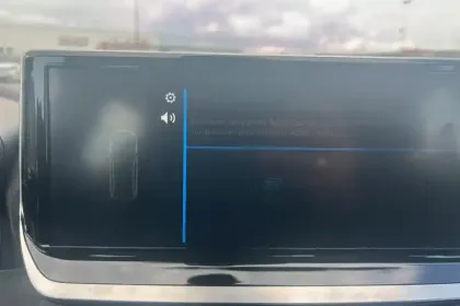 Photo 45 Peugeot 2008  Hybrid 136 e-DCS6