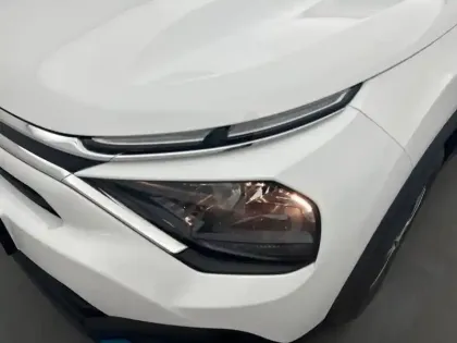 Photo 35 Citroën C4 e- 136 ch Automatique