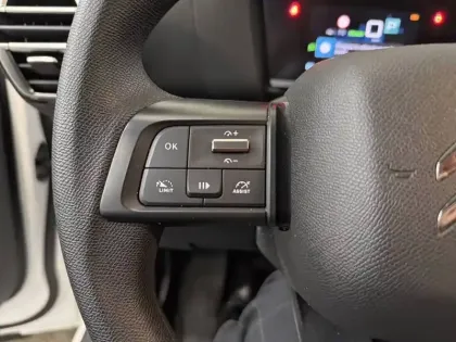 Photo 18 Citroën C4 e- 136 ch Automatique