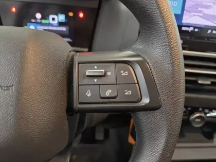 Photo 19 Citroën C4 e- 136 ch Automatique