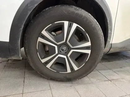 Photo 12 Citroën C4 e- 136 ch Automatique