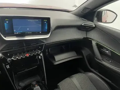 Photo 63 Peugeot 2008  Electrique 136 ch