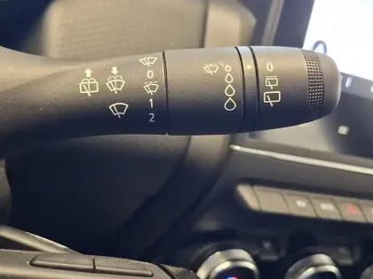 Photo 31 Renault Clio  E-Tech 140 - 21N