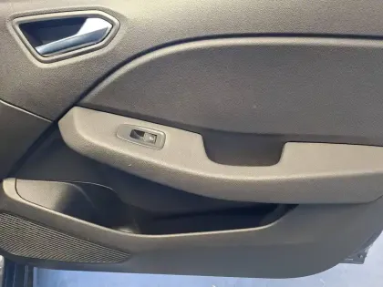 Photo 67 Renault Clio Gén. V (BJA) Ph1 Business 5