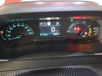 Photo 9 Peugeot 208  Electrique 50 kWh 136ch