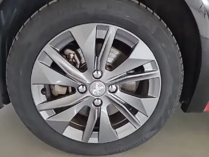 Photo 12 Peugeot 208  Electrique 50 kWh 136ch