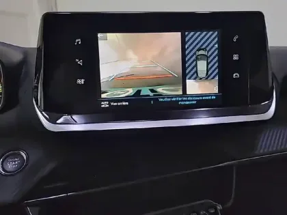 Photo 19 Peugeot 208  Electrique 50 kWh 136ch