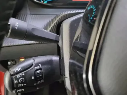 Photo 26 Peugeot 208  Electrique 50 kWh 136ch