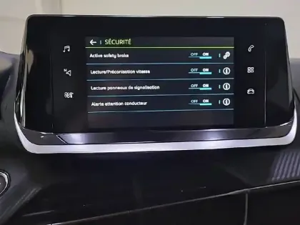 Photo 21 Peugeot 208  Electrique 50 kWh 136ch