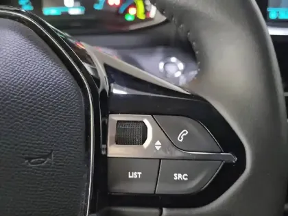 Photo 28 Peugeot 208  Electrique 50 kWh 136ch