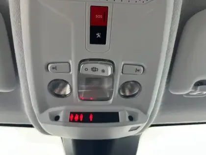 Photo 20 Peugeot 208  Electrique 50 kWh 136ch