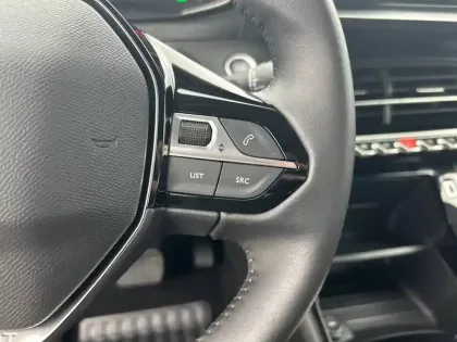 Photo 18 Peugeot 208  Electrique 50 kWh 136ch