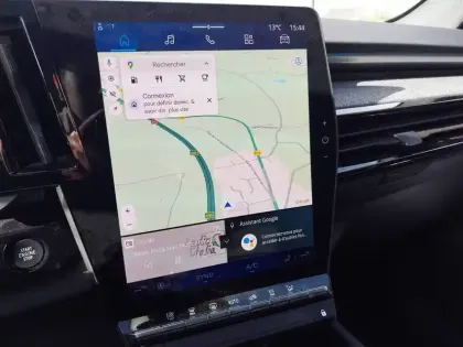 Photo 16 Renault Espace  E-Tech full hybrid 200 GSR2