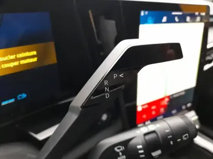 Photo 56 Renault Espace  E-Tech full hybrid 200 GSR2