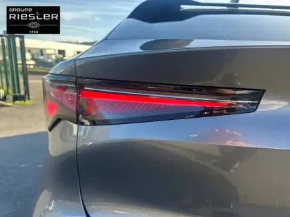 Photo 16 Renault Rafale  E-Tech full hybrid 200 ch