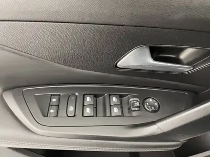 Photo 31 Peugeot 308  SW BlueHDi 130ch S&S EAT8