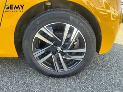 Photo 10 Peugeot 208  PureTech 100 S&S BVM6