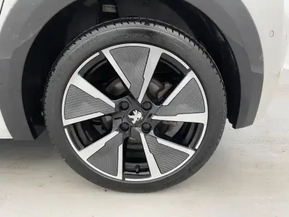 Photo 15 Peugeot 208  Electrique 50 kWh 136ch