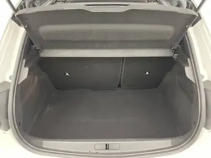 Photo 12 Peugeot 208  Electrique 50 kWh 136ch