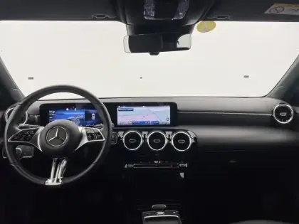 Photo 61 Mercedes Classe A  180 d 8G-DCT