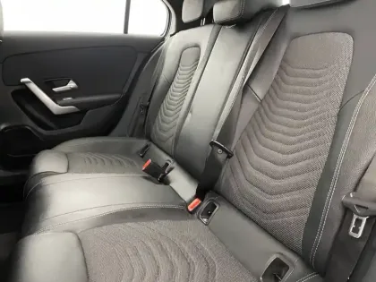 Photo 15 Mercedes Classe A  180 d 8G-DCT