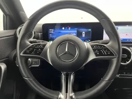 Photo 54 Mercedes Classe A  180 d 8G-DCT