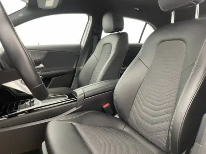 Photo 46 Mercedes Classe A  180 d 8G-DCT