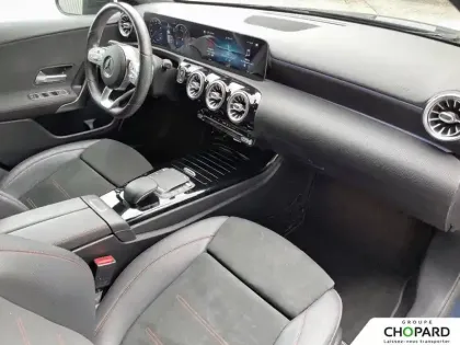 Photo 12 Mercedes Classe A  180 d 7G-DCT