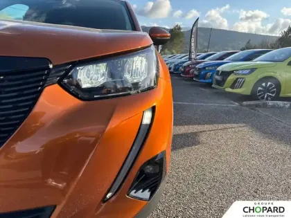 Photo 135 Peugeot 2008  PureTech 100 S&S BVM6