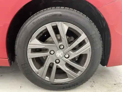 Photo 48 Peugeot 208  PureTech 75 S&S BVM5