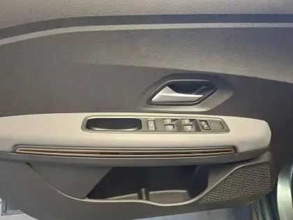 Photo 16 Dacia Jogger  Hybrid 140 7 places GSR2