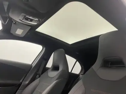 Photo 23 Mercedes Classe A  200 7G-DCT