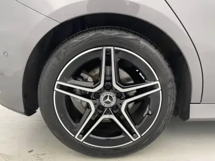 Photo 18 Mercedes Classe A  200 7G-DCT