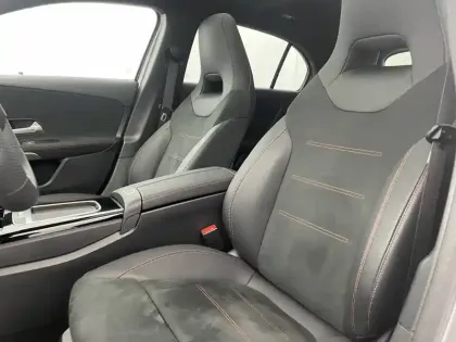 Photo 82 Mercedes Classe A  200 7G-DCT