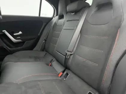 Photo 15 Mercedes Classe A  200 7G-DCT