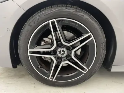 Photo 80 Mercedes Classe A  200 7G-DCT