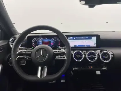 Photo 55 Mercedes Classe A  200 7G-DCT