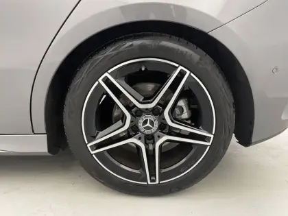 Photo 84 Mercedes Classe A  200 7G-DCT