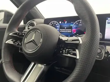 Photo 24 Mercedes Classe A  200 7G-DCT