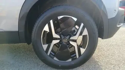 Photo 12 Peugeot 2008  Hybrid 136 e-DCS6