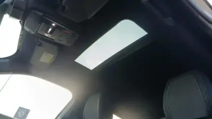 Photo 36 Peugeot 2008  Hybrid 136 e-DCS6