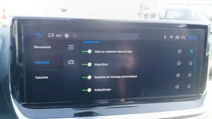 Photo 59 Peugeot 2008  Hybrid 136 e-DCS6