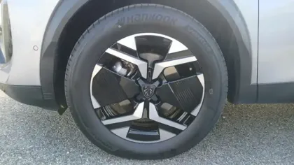 Photo 11 Peugeot 2008  Hybrid 136 e-DCS6