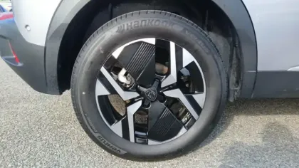 Photo 13 Peugeot 2008  Hybrid 136 e-DCS6